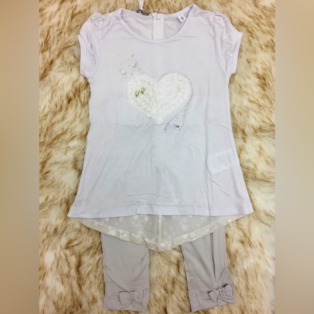 White two piece legging set from 3 pommes.